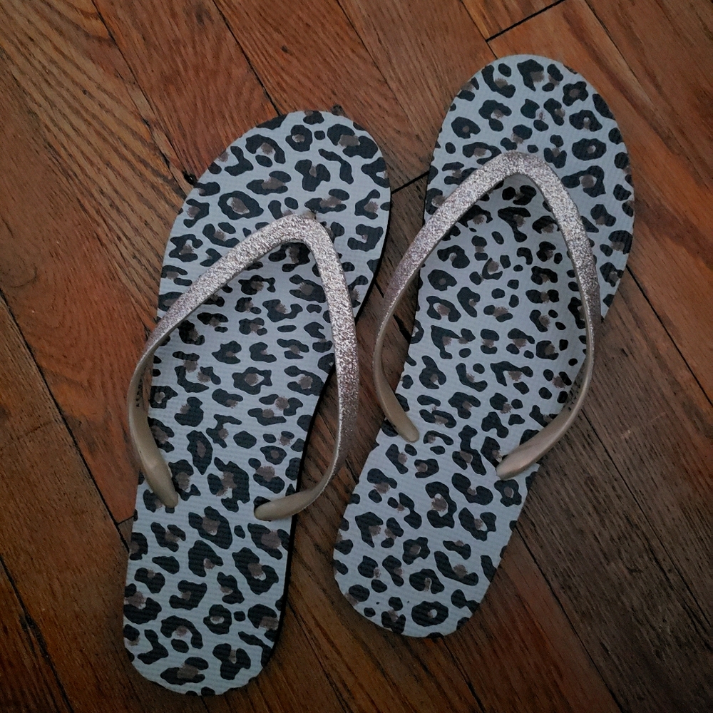 Aeropostle leopard flip flops